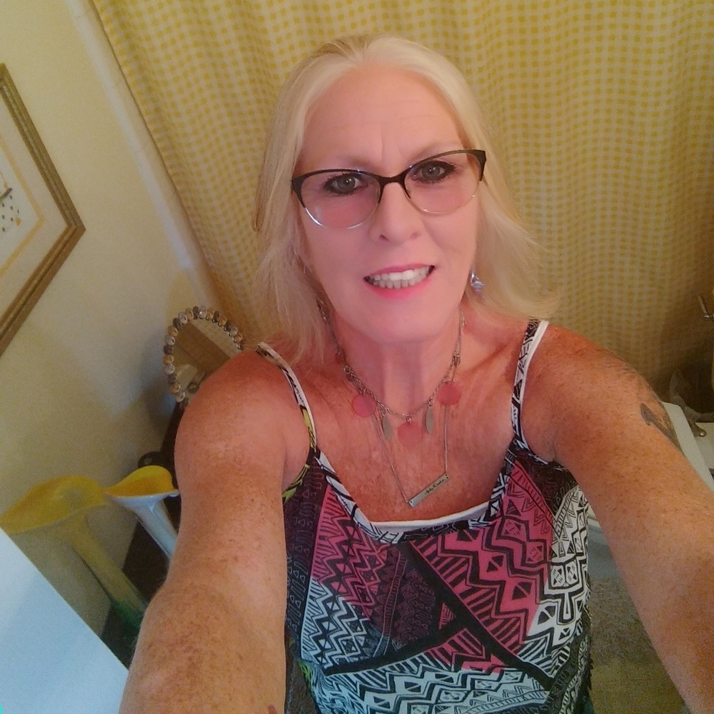 Meet your Posher, Dana